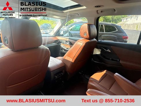 Used 2021 Chevrolet Traverse High Country w/ LPO, Floor Liner Package AWD/4WD image 22