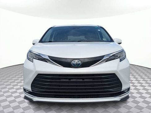 Used 2022 Toyota Sienna XLE FWD image 8