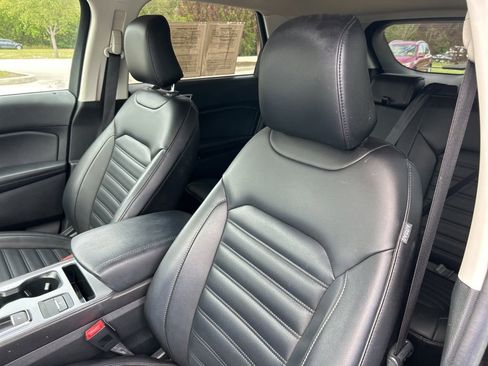 Used 2021 Ford Edge SEL w/ Convenience Package image 21