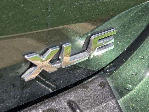 Certified 2025 Toyota Highlander XLE FWD image 8
