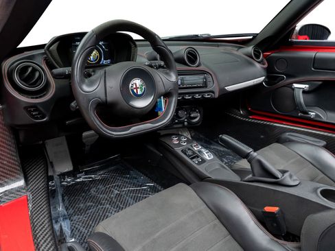 Used 2015 Alfa Romeo 4C Spider w/ Spider Track Package image 37