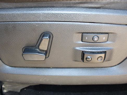 Used 2016 RAM 1500 Laramie w/ Convenience Group image 13