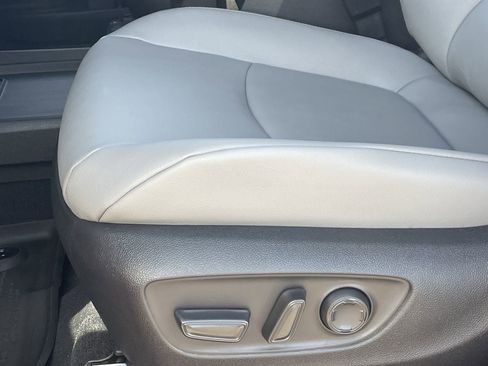 New 2026 Toyota Sienna XLE image 17