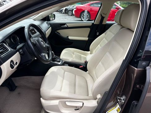 Used 2012 Volkswagen Jetta SE FWD image 13