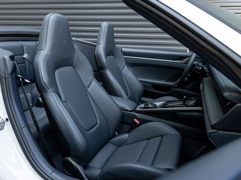 Certified 2026 Porsche 911 Carrera image 36