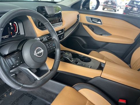 Used 2023 Nissan Rogue Platinum image 10