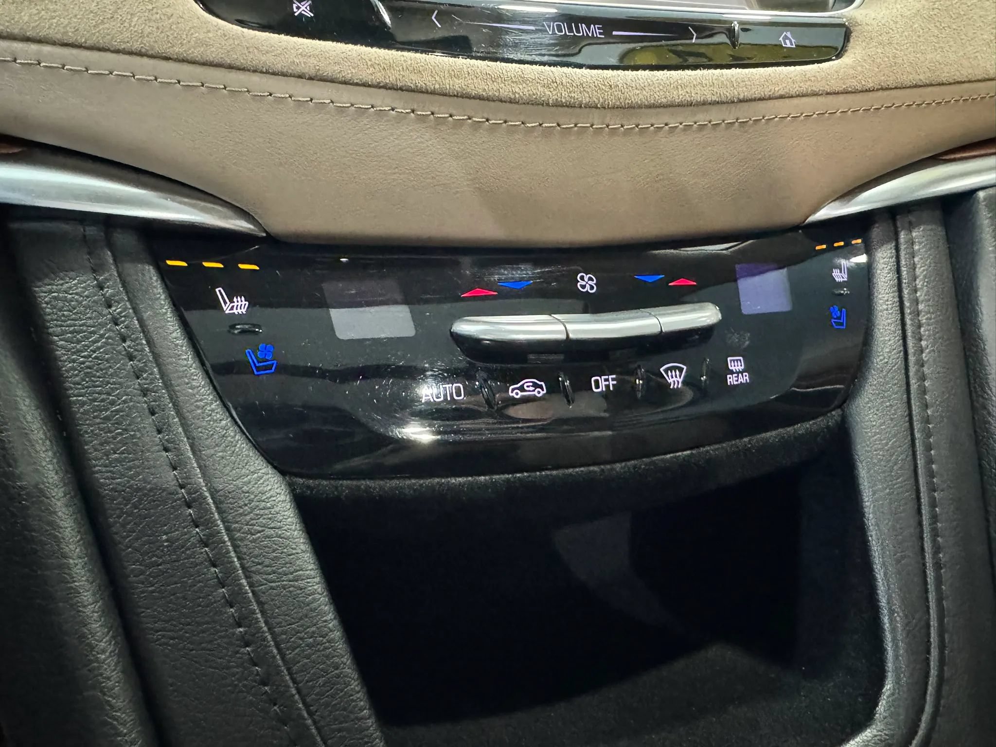 Used 2017 Cadillac XT5 Platinum AWD/4WD image 33