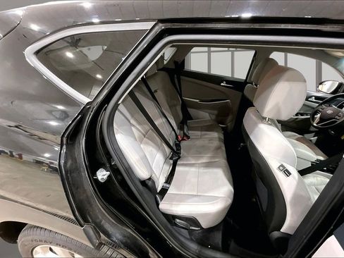 Used 2021 Hyundai Tucson SE image 27