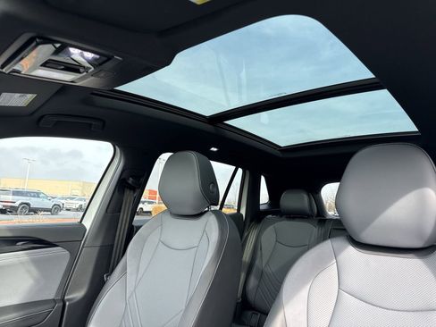 New 2026 Volkswagen Tiguan SE R-Line image 22