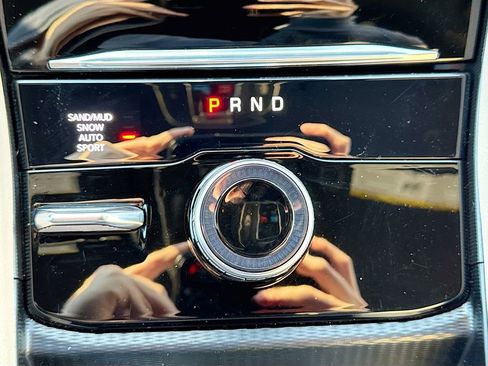 Used 2024 Jeep Grand Cherokee Limited image 17