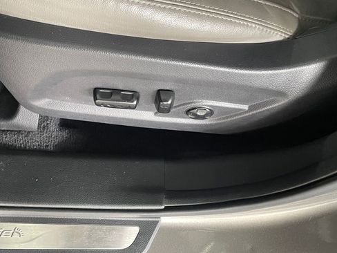 Used 2018 Hyundai Santa Fe Sport w/ 2.4L Tech Package 04 image 11