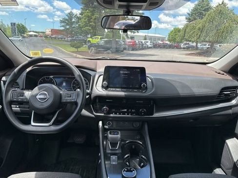 Used 2022 Nissan Rogue SV AWD/4WD image 13