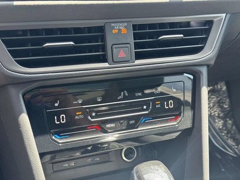 New 2026 Volkswagen Taos SE FWD image 22