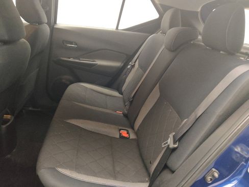 Used 2018 Nissan Kicks SV image 18