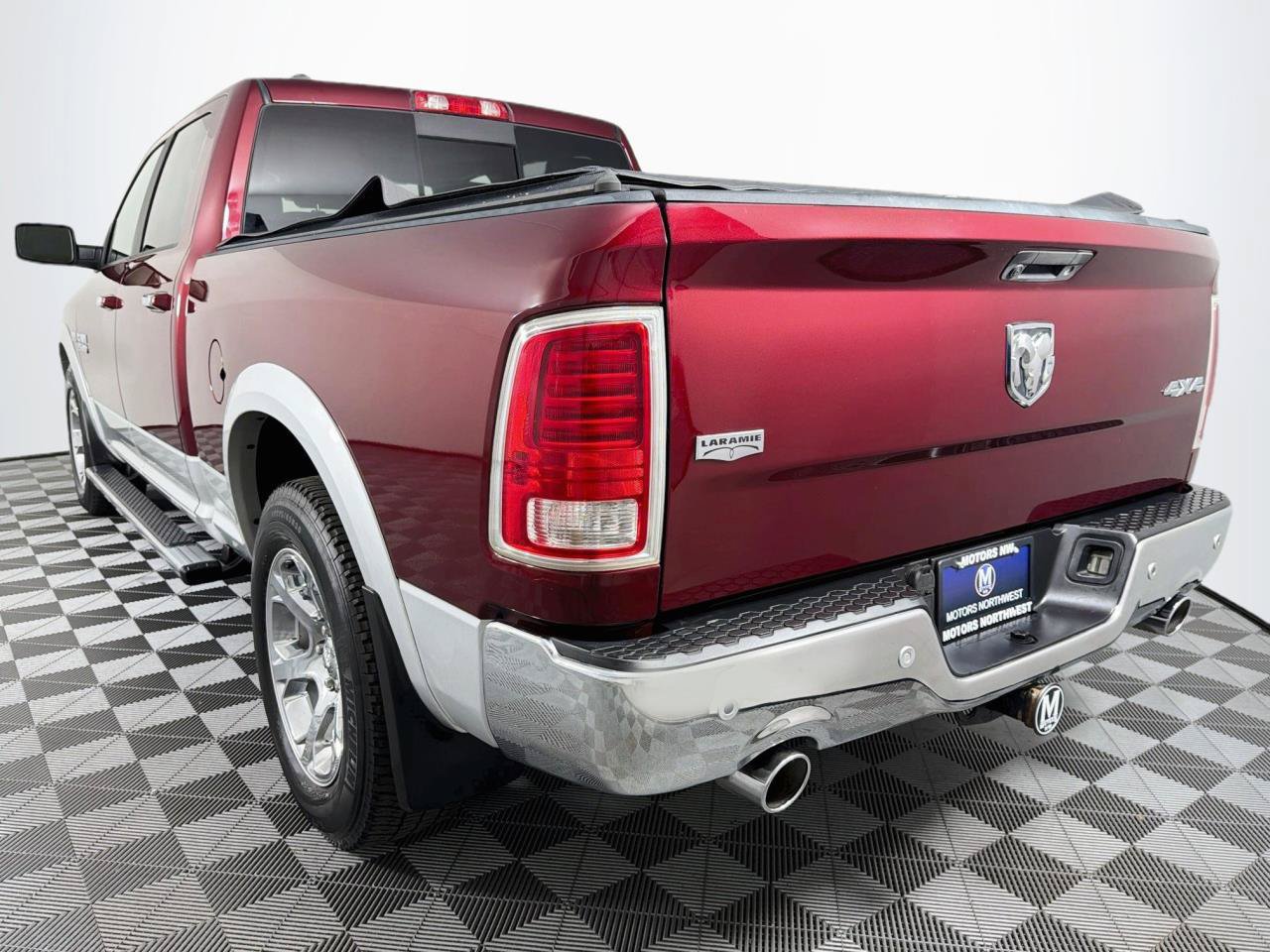 Used 2017 RAM 1500 Laramie w/ Convenience Group AWD/4WD image 9