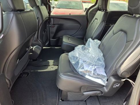 New 2026 Chrysler Voyager LX FWD image 5