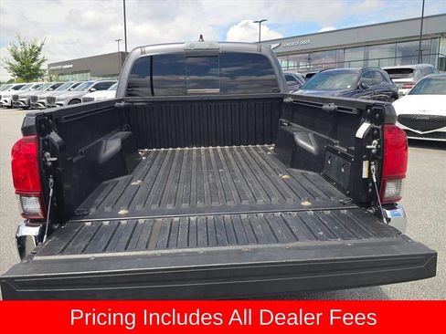 Used 2020 Toyota Tacoma SR5 RWD image 13