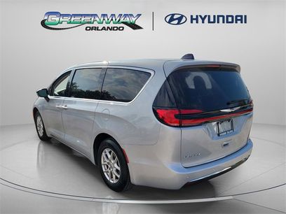 Used 2024 Chrysler Pacifica Touring-L
