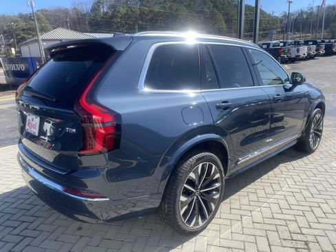 New 2026 Volvo XC90 T8 Ultra w/ Protection Package Premier image 4