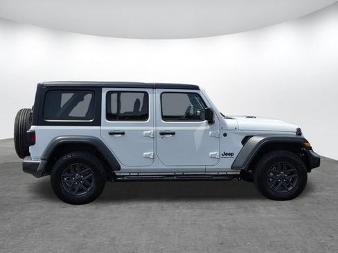 Used 2024 Jeep Wrangler Unlimited Sport AWD/4WD image 3