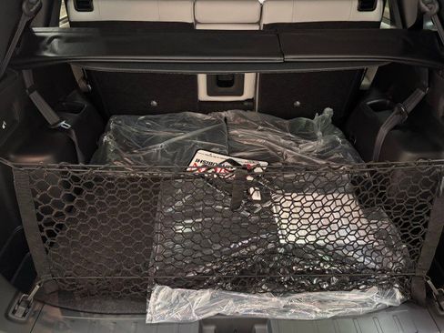 New 2025 Mitsubishi Outlander SE image 23