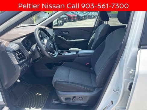 Certified 2023 Nissan Rogue SV FWD image 10