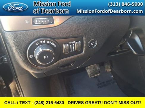 Used 2019 Jeep Cherokee Overland w/ Technology Group AWD/4WD image 6