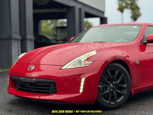 Used 2016 Nissan 370Z Coupe RWD image 2