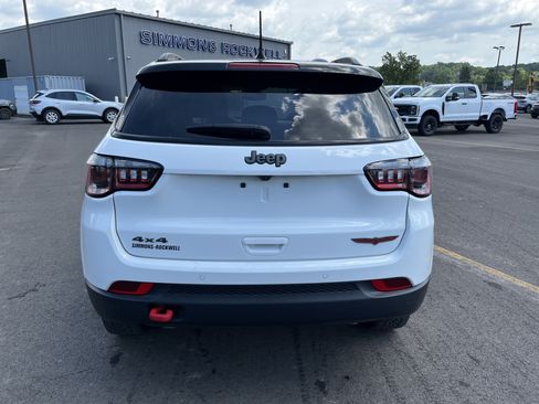 Used 2025 Jeep Compass Trailhawk AWD/4WD image 11