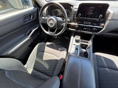 Used 2025 Nissan Pathfinder SV FWD image 37