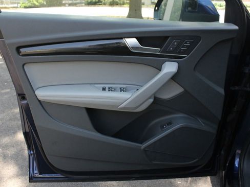 Used 2019 Audi Q5 2.0T Premium Plus w/ Premium Plus Package AWD/4WD image 15