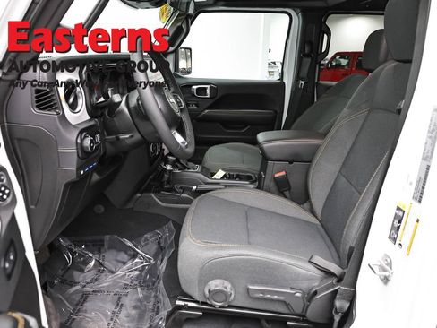 Used 2025 Jeep Wrangler Unlimited Sahara AWD/4WD image 14
