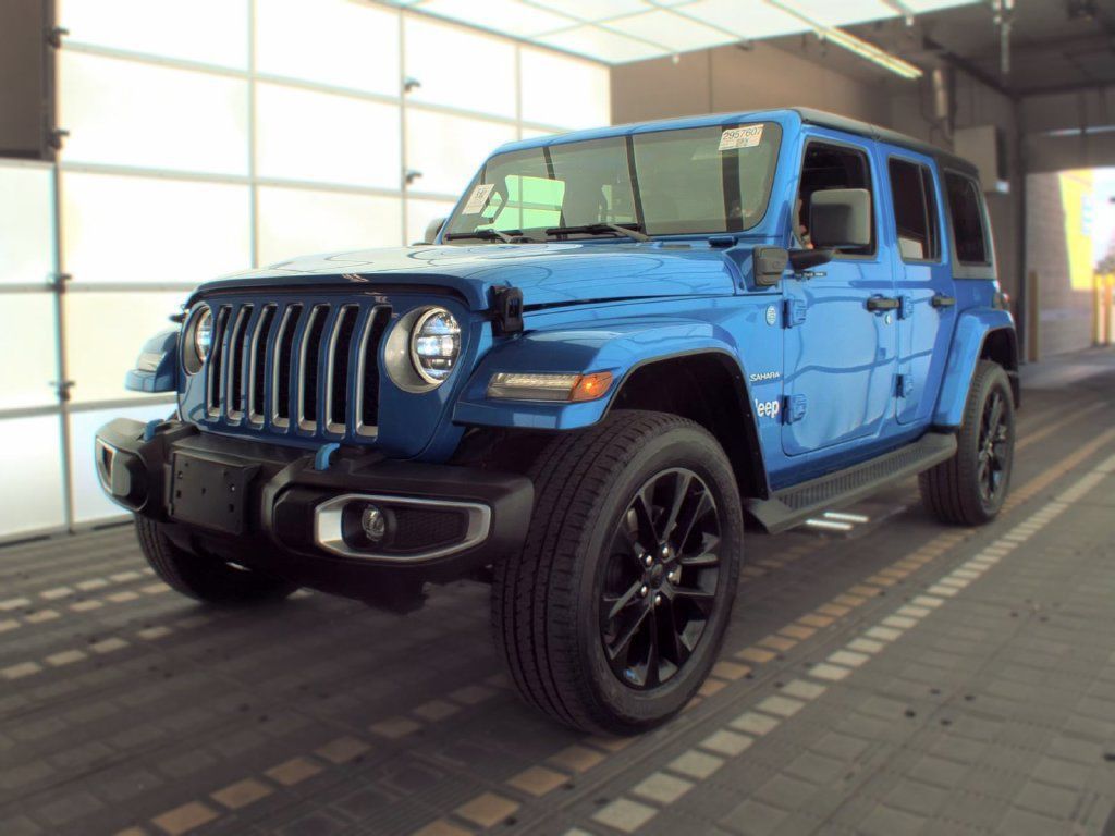 Used 2023 Jeep Wrangler Unlimited Sahara AWD/4WD image 1