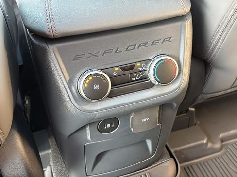 New 2026 Ford Explorer Active w/ Active Comfort Package AWD/4WD image 8