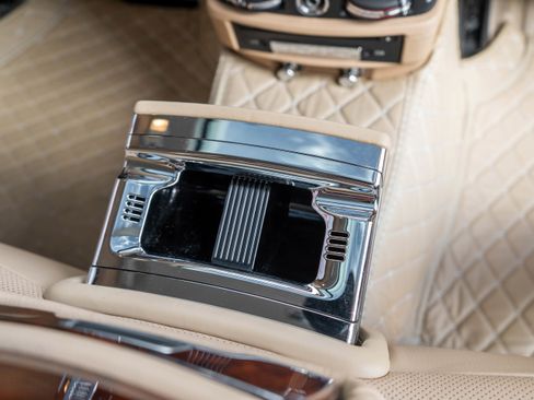 Used 2014 Rolls-Royce Ghost image 41