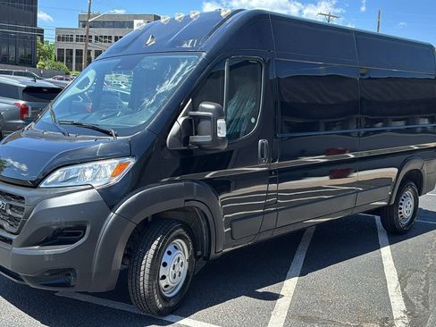 Used 2025 RAM ProMaster 2500 FWD image 8