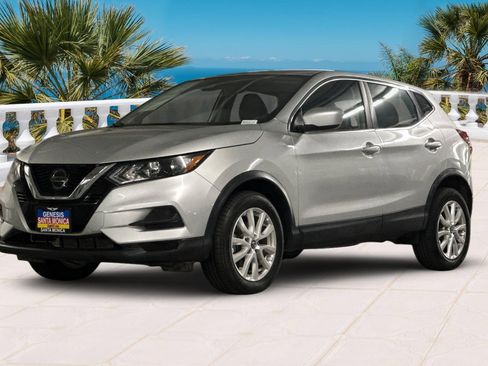 Used 2021 Nissan Rogue Sport S image 8