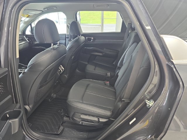 Used 2023 Kia Sorento EX AWD/4WD image 10