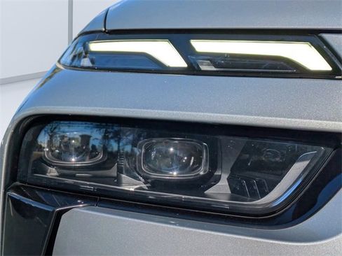 Used 2023 BMW X7 xDrive40i w/ Executive Package image 9