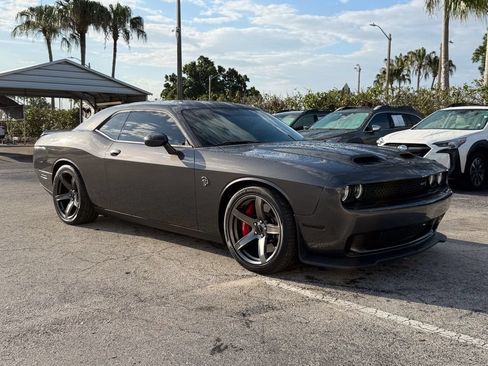 Used 2023 Dodge Challenger SRT Hellcat w/ Driver Convenience Group RWD image 2