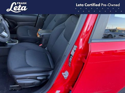 Used 2023 Jeep Renegade Latitude AWD/4WD image 10