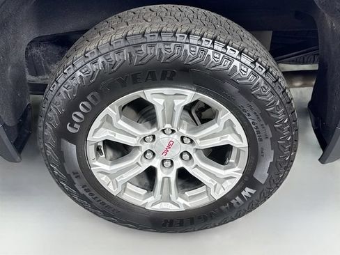 Used 2020 GMC Sierra 1500 SLE w/ SLE Value Package AWD/4WD image 30