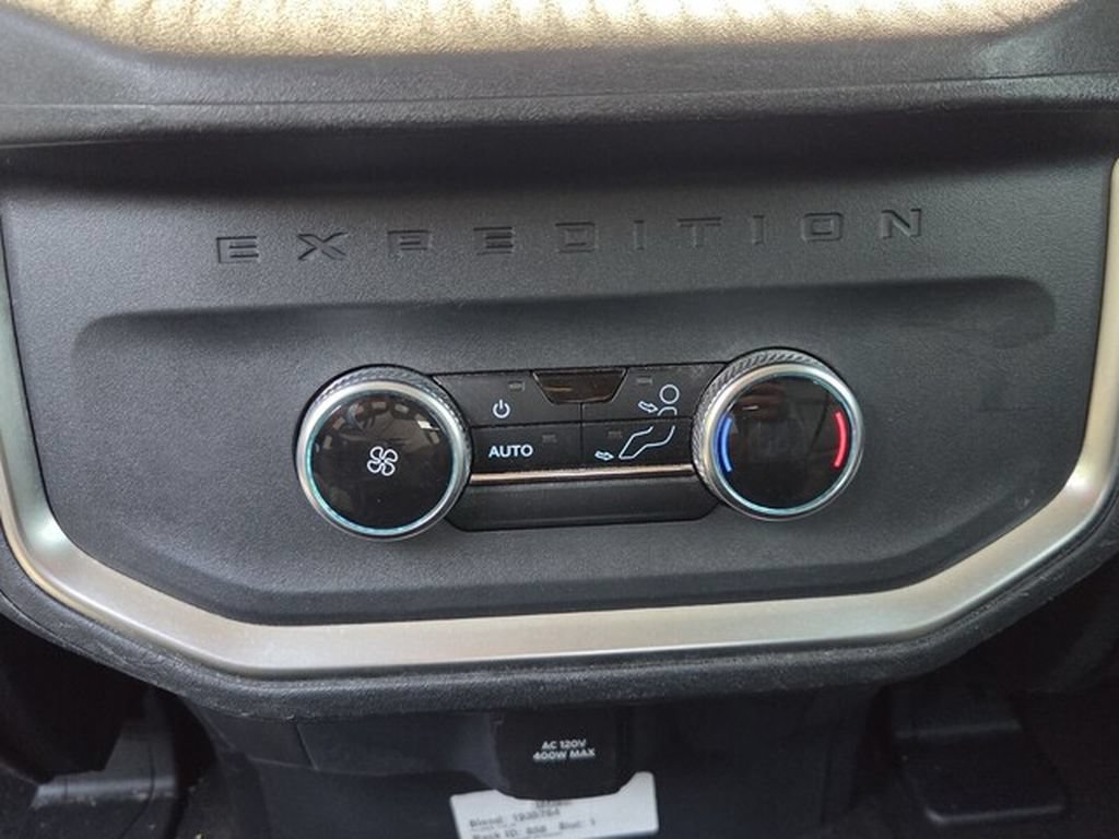 Used 2025 Ford Expedition Active AWD/4WD image 11