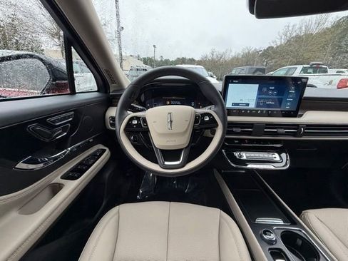 New 2026 Lincoln Corsair Reserve image 9