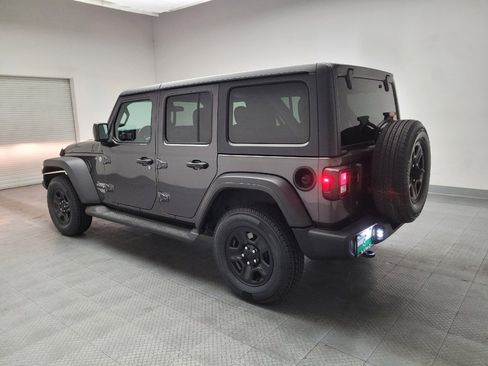 Used 2019 Jeep Wrangler Unlimited Sport AWD/4WD image 3