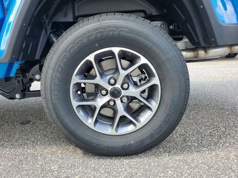 New 2025 Jeep Gladiator Sport image 11