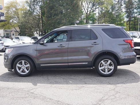Used 2016 Ford Explorer XLT AWD/4WD image 14