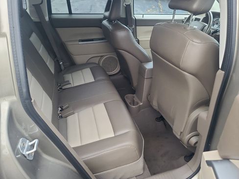 Used 2007 Jeep Compass Limited w/ Driver Convenience Group image 13