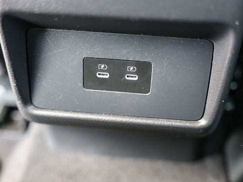 Used 2024 Nissan Rogue SV AWD/4WD image 6
