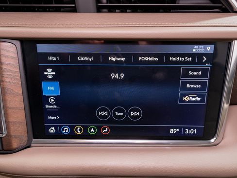 Used 2021 GMC Yukon Denali w/ Advanced Technology Package AWD/4WD image 21